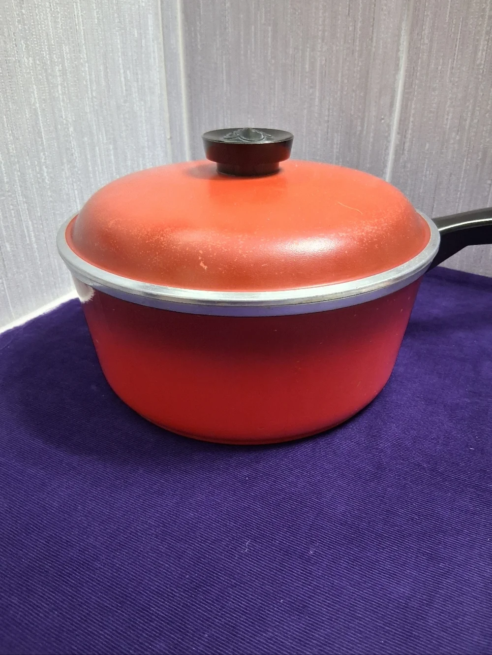 Vintage Club Large Saucepan 3 Qt Poppy Cardinal Red Classic Cookware
